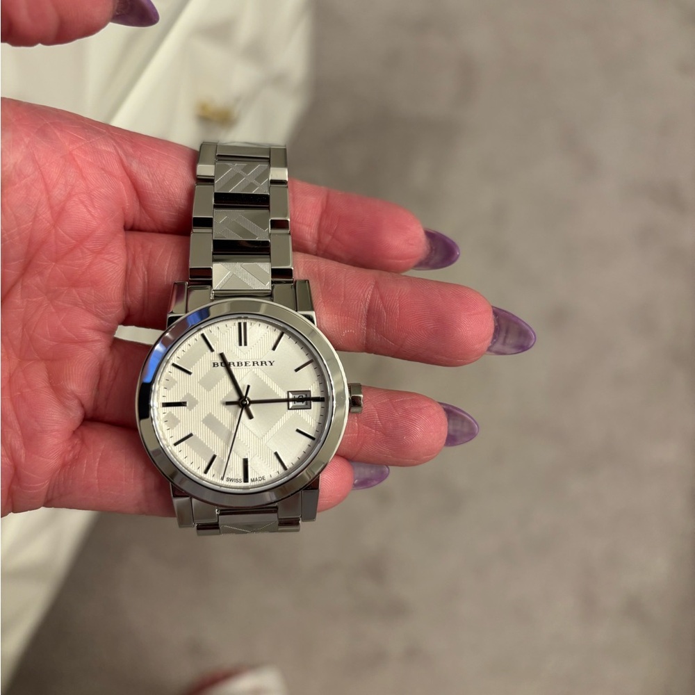(NEEDS BATTERY) Burberry Silver Watch with Minimalist Design - Picture 10 of 15